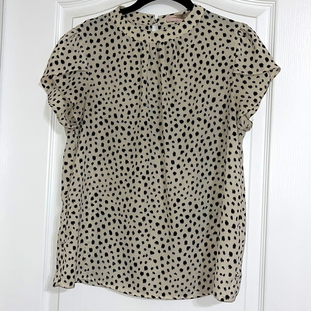 Forever 21 black and creme blouse